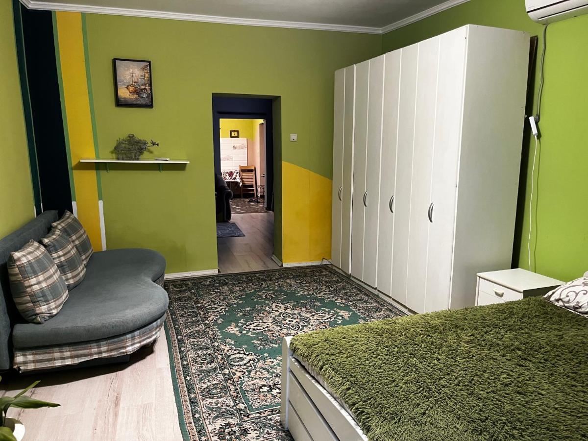 Apartment On Stefanyka 42/5 Berehove  Bagian luar foto