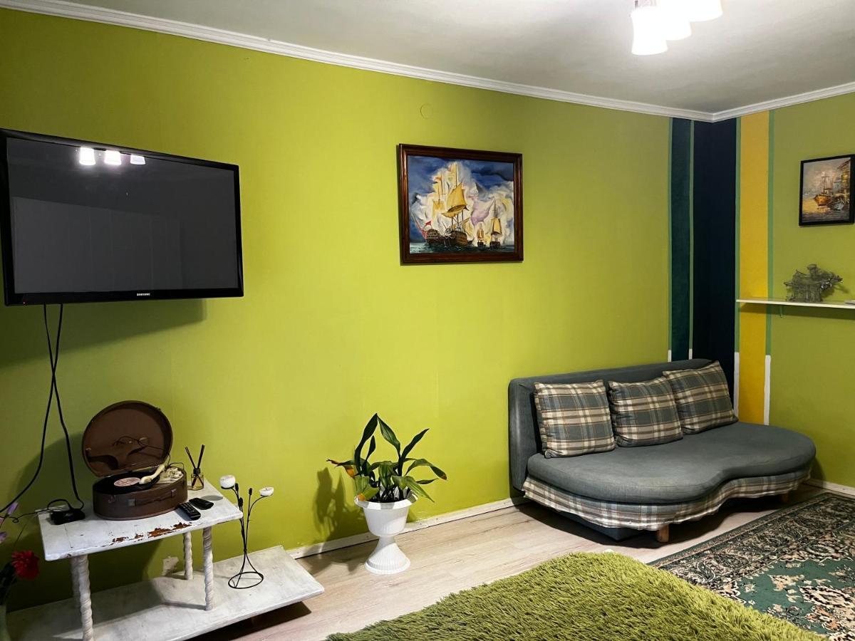 Apartment On Stefanyka 42/5 Berehove  Bagian luar foto